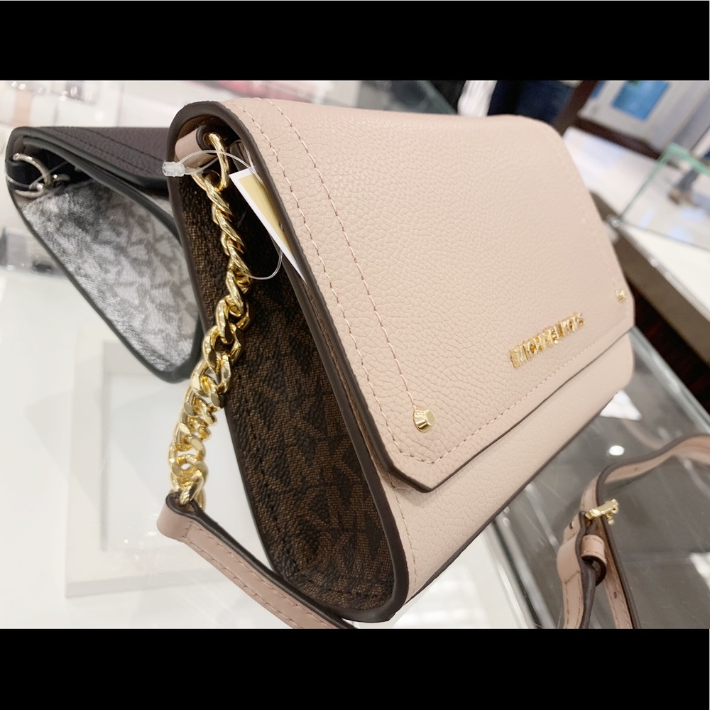 👜💕-Michael Kors Crossbody - Picture 3 of 5